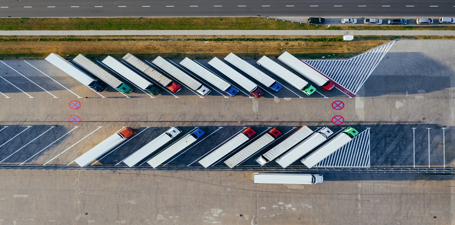 Individuelle Lösungen für<br/>Europaweite Strassentransporte !<br/>Schicken Sie uns Ihre Anfrage<br/>info@frachtwelt.de<br/>